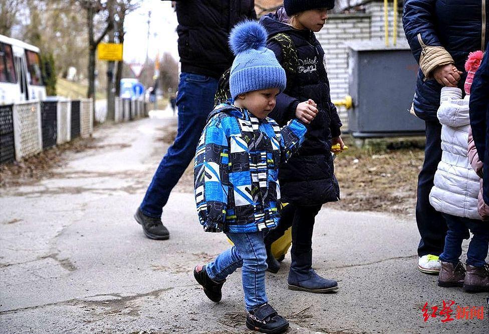 乌克兰难民危机成欧洲人贩子商机：拐卖侵害事件频发，5000名儿童下落不明（组图） - 4