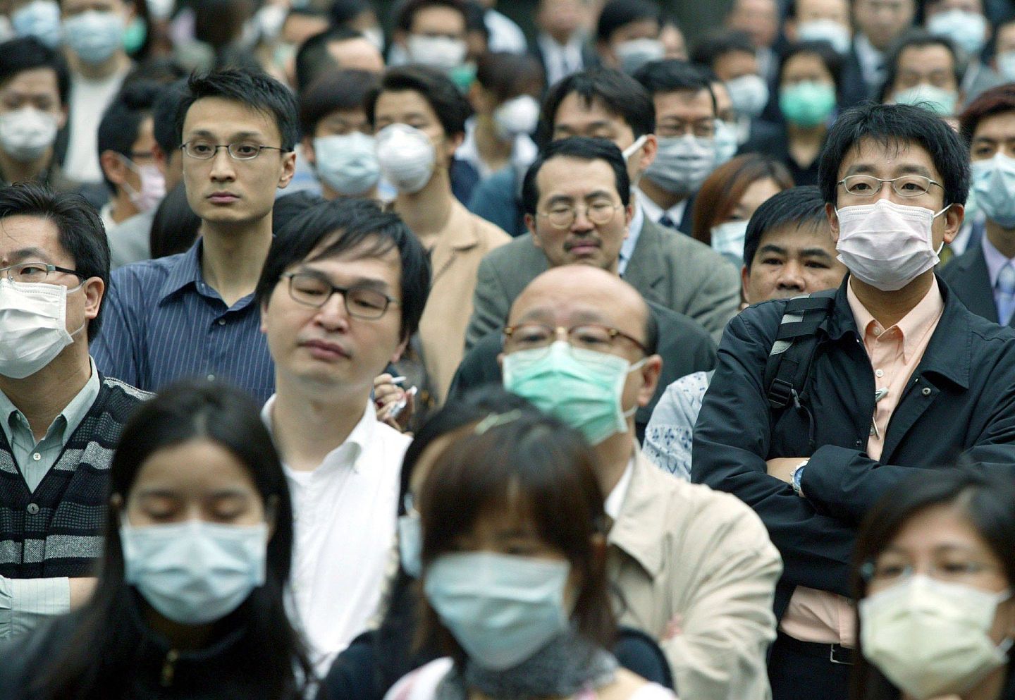 2002年在中国暴发了非典疫情。（视觉中国）
