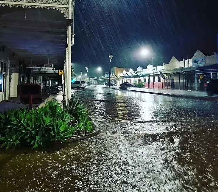 又一轮强降雨来袭，悉尼要连下4天雨！一地遭2000次雷击（视频/组图） - 4