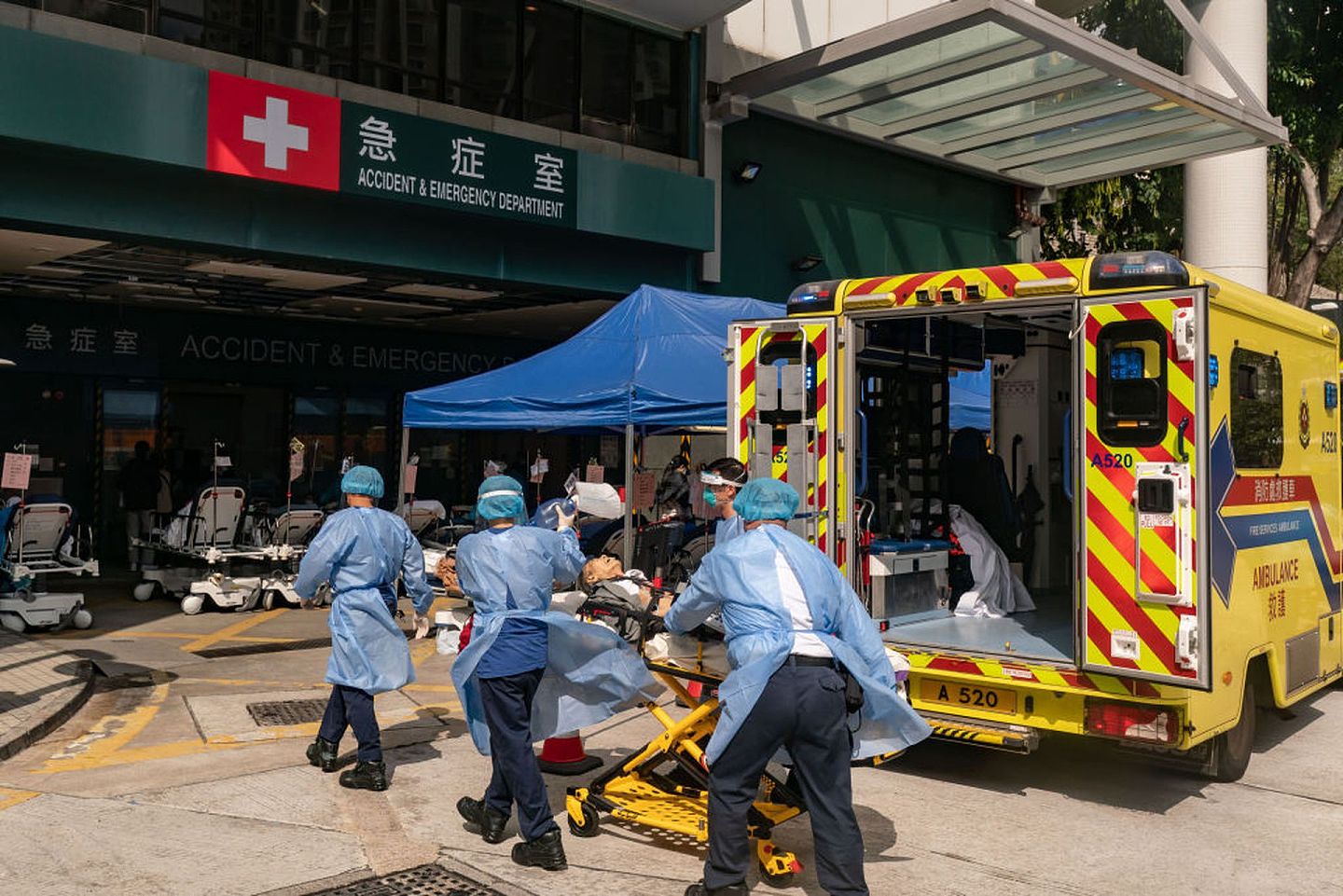 香港第五波疫情肆虐，公立医院服务一度不胜负荷。（Getty）