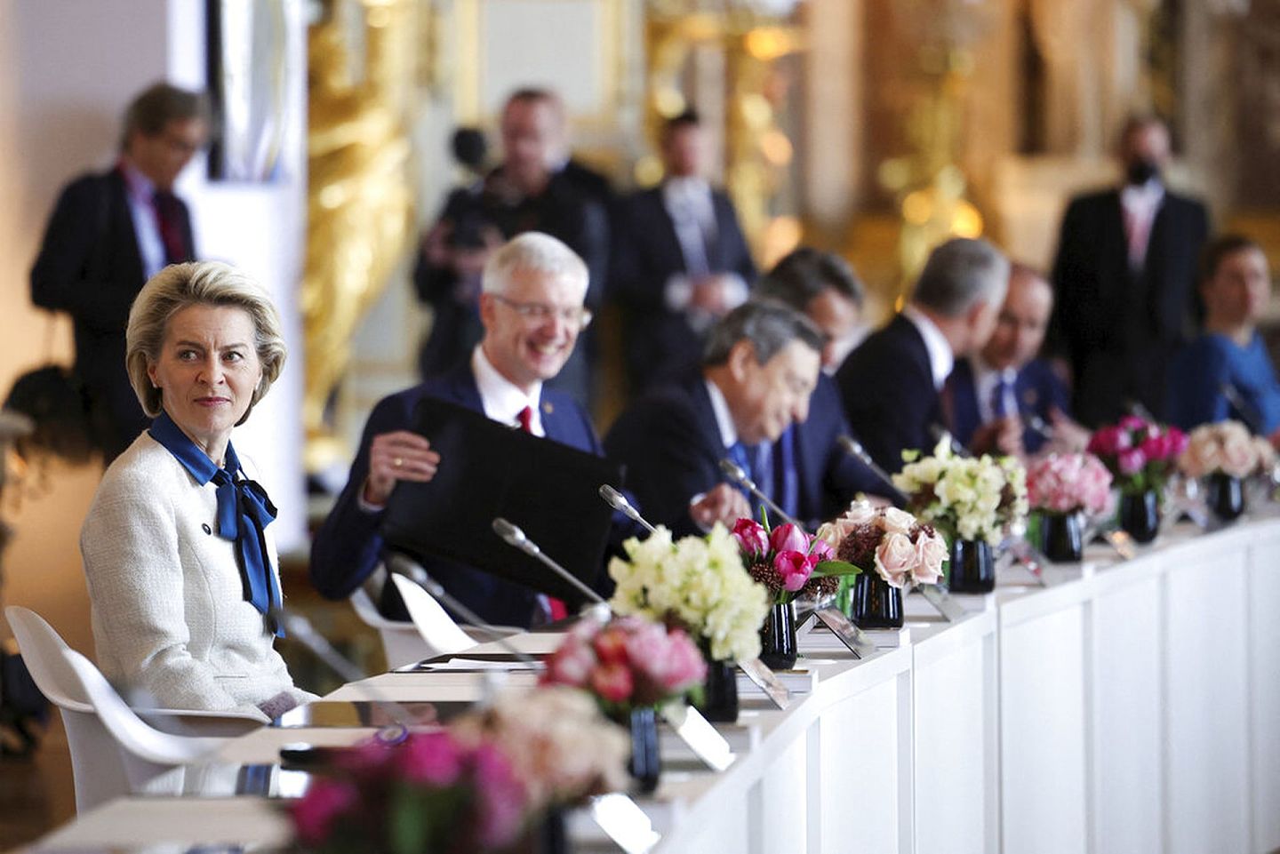 2022年3月11日，欧盟领导人非正式峰会在巴黎西部凡尔赛宫举行,讨论如何帮助乌克兰对抗俄罗斯的战争。（AP）