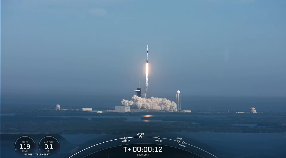 12 手火箭达成：SpaceX 53 颗星链卫星搭载猎鹰 9 号发射升空