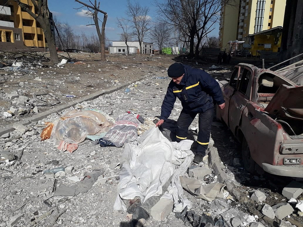俄军持续增兵对乌克兰东北部城市切尔尼戈夫狂轰猛炸，该区为前进首都基辅（Kyiv）必经要塞。 (图/路透社)