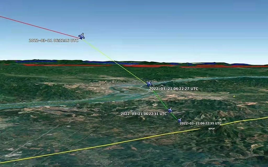 东航失事航班航线模拟图最后阶段的下坠角度很陡，几乎是完全失控状态。 （图／推特@SKYWAVESTAR）