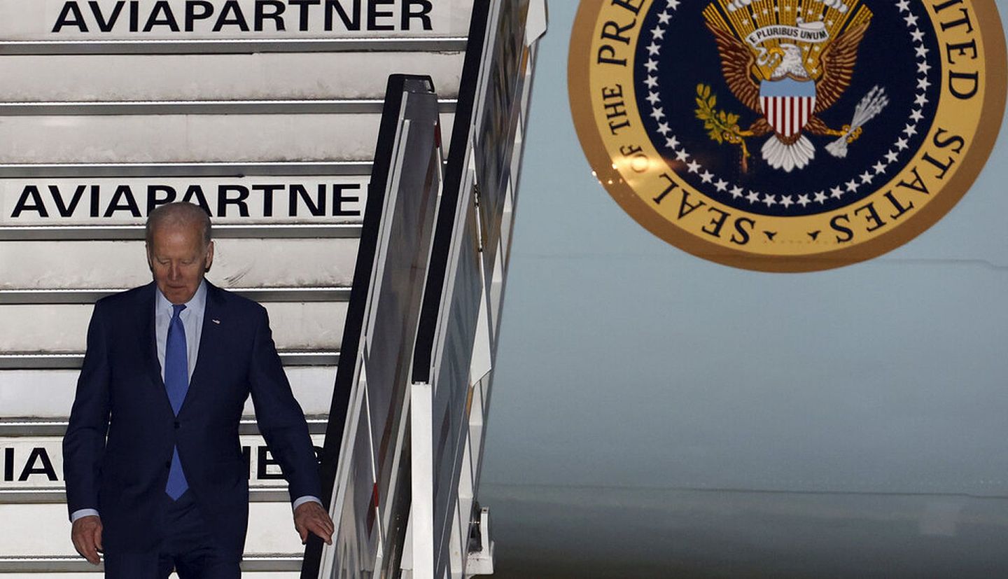 2022年3月23日，美国总统拜登抵达比利时布鲁塞尔，将出席系列峰会。（AP）