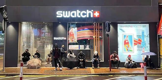 SWATCH×OMEGA全球掀热潮，华裔主持澳洲直击抢表，最后以失败告终（组图） - 12