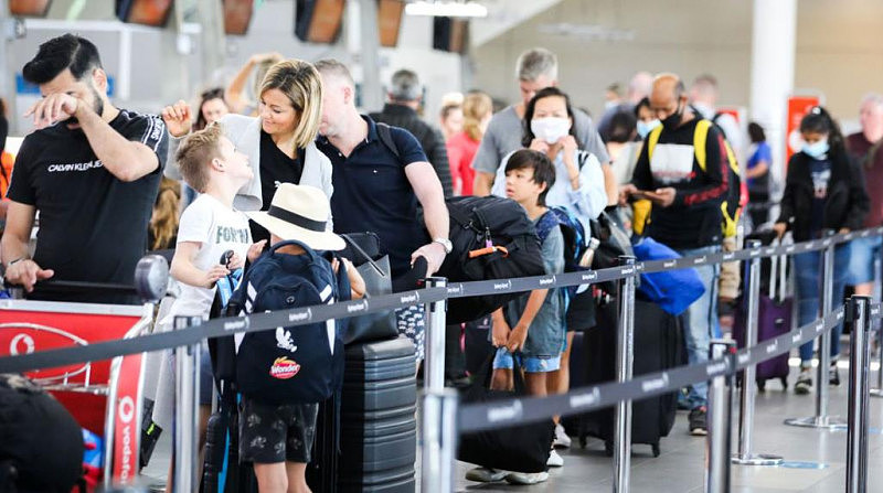 假期临近，悉尼机场将大排长龙！登机时间延长，旅客应提前抵达（组图） - 2