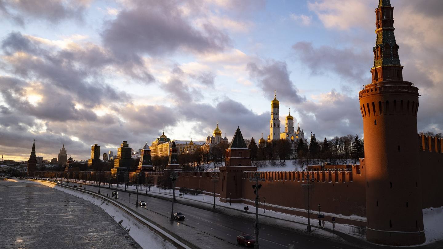 俄羅斯：圖為1月16日，俄羅斯莫斯科克里姆林宮附近的景色。（AP）
