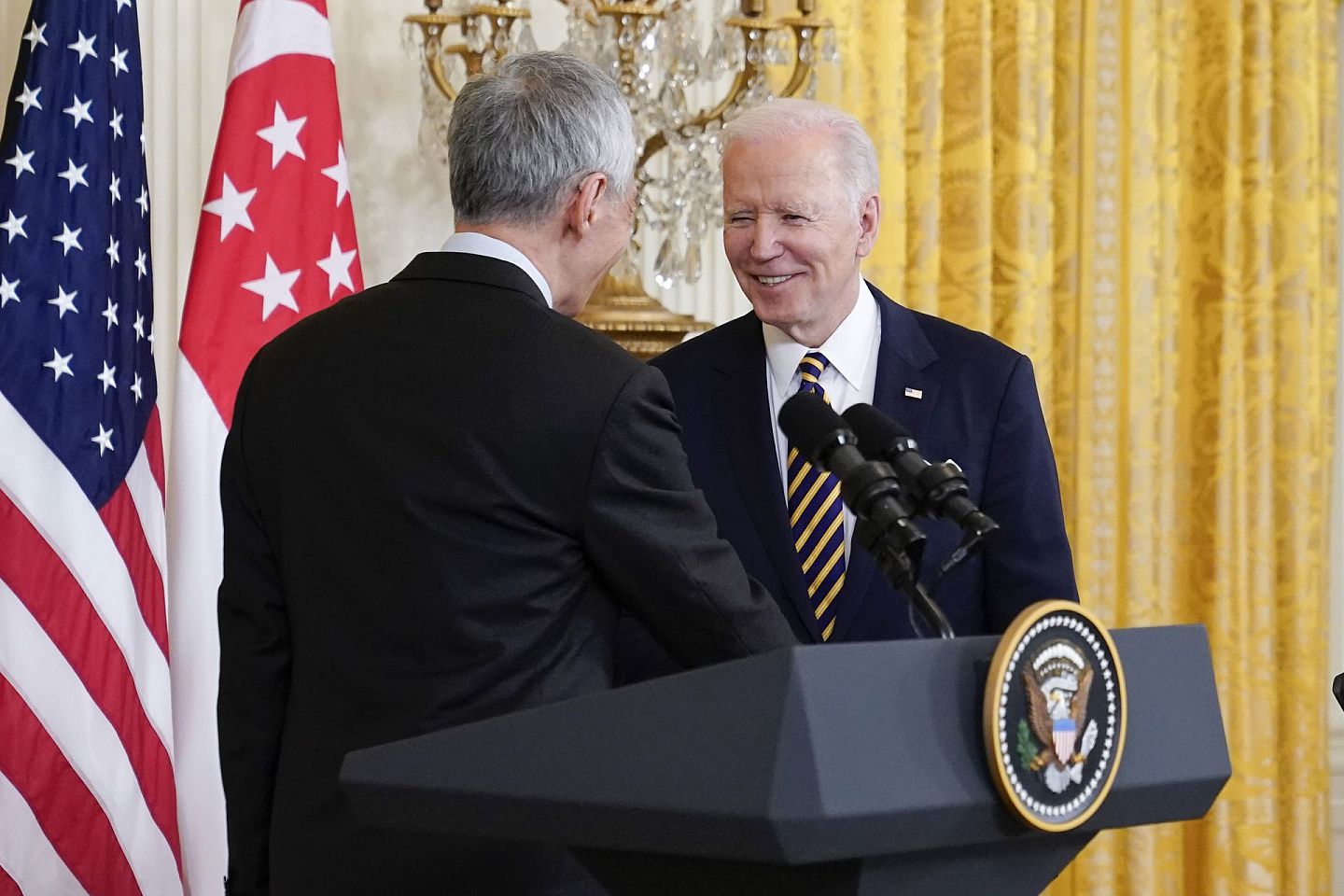 3月29日，新加坡总理李显龙与美国总统拜登首次在白宫举行会谈。（AP）