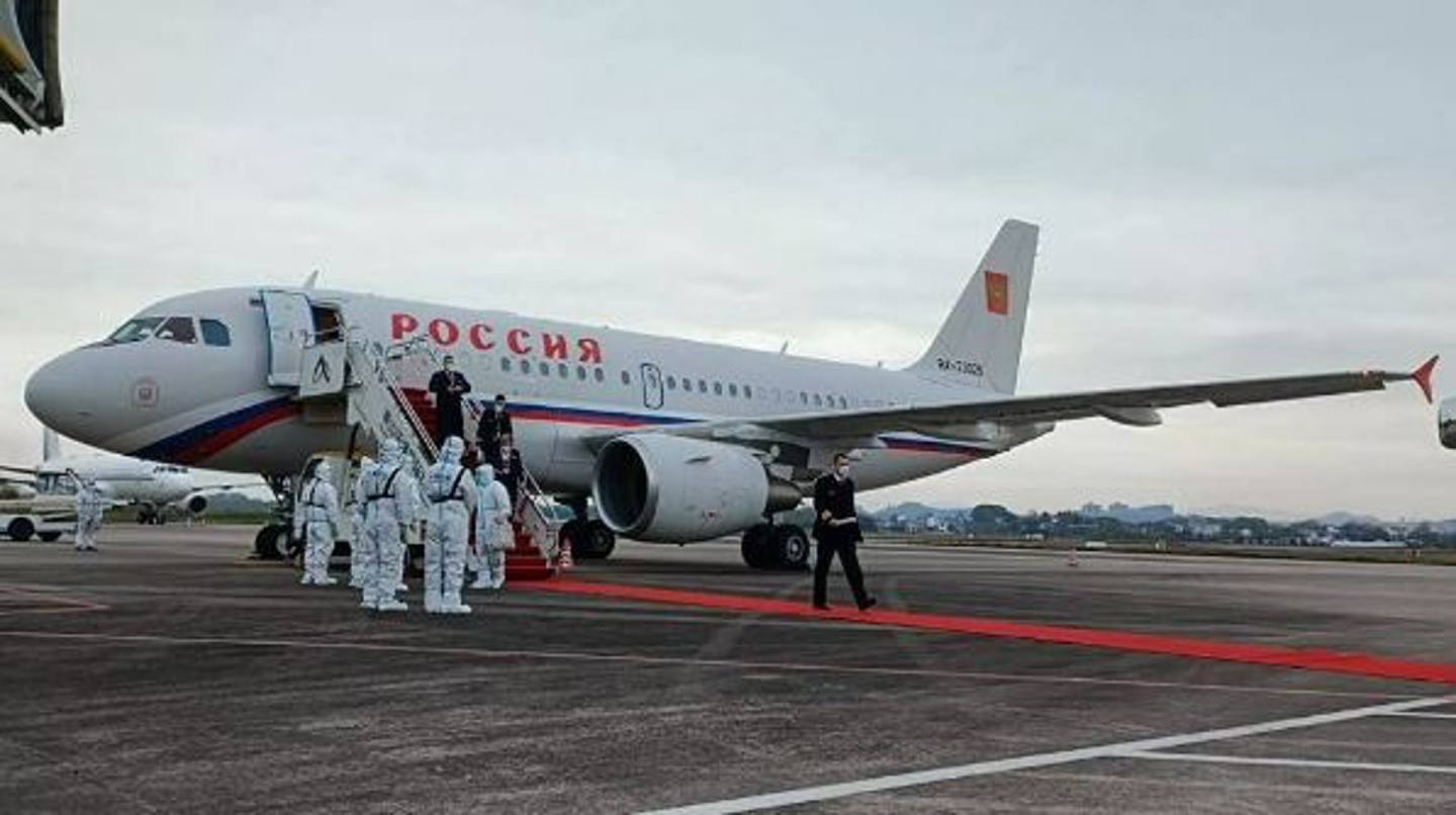 2022年3月30日，俄罗斯外长拉夫罗夫乘坐飞机抵达中国安徽屯溪，对中国进行为期两天的访问。 （俄罗斯外交部）