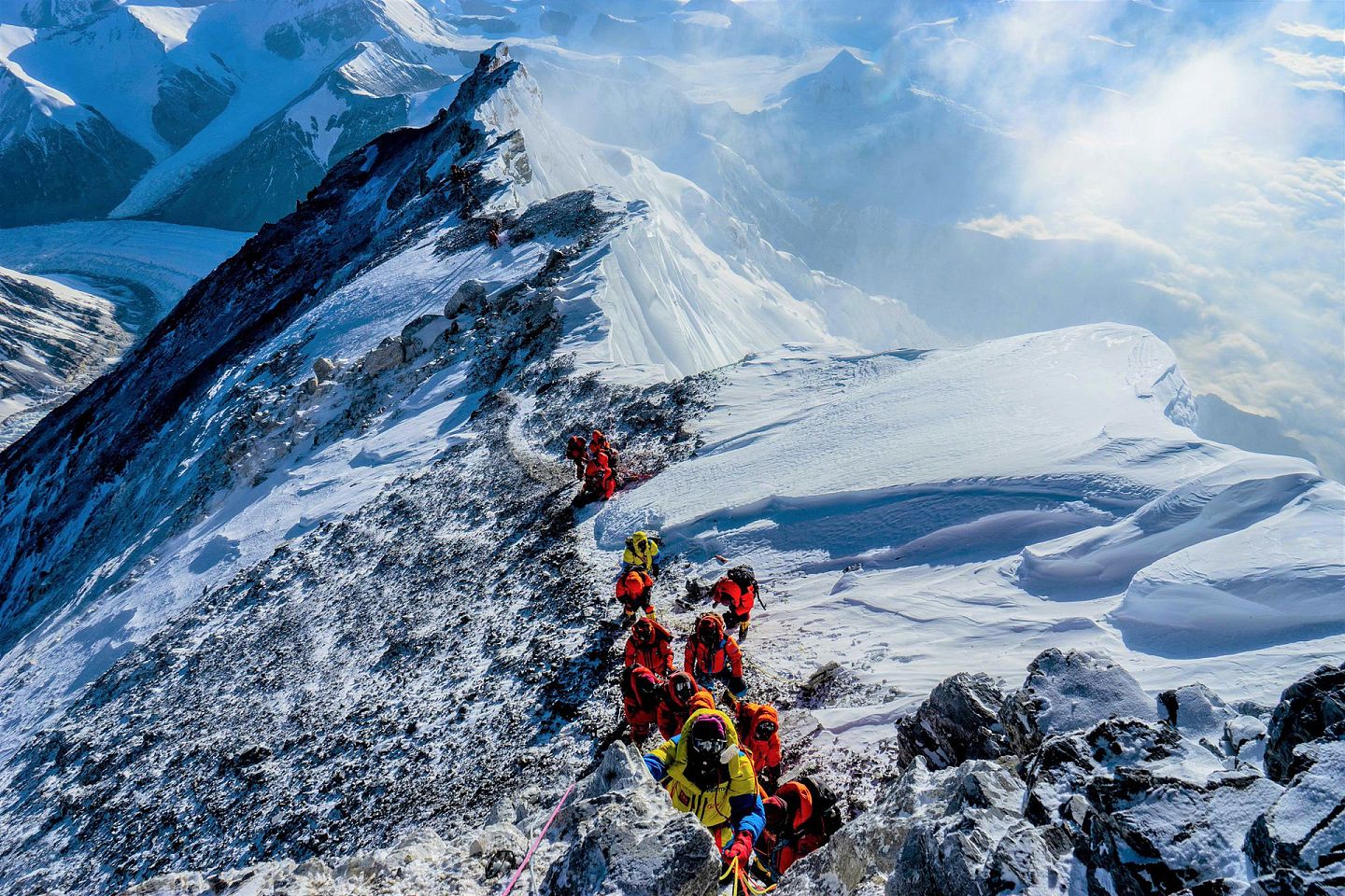 乌克兰要求禁止俄罗斯人攀登喜马拉雅山，尼泊尔给出答复（组图） - 1