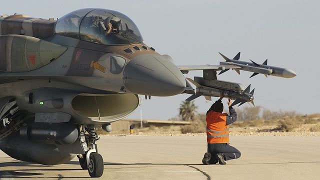 Israeli F-16I jet