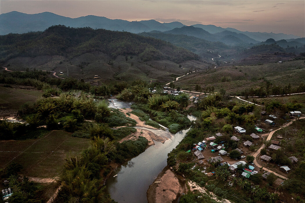 位于泰国和缅甸之间的莫伊河沿岸的一个难民营。