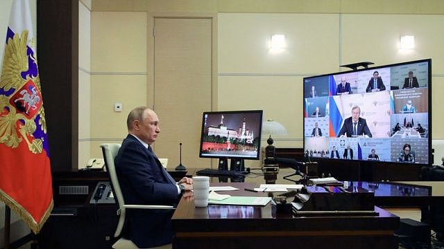 普京举行视频会议