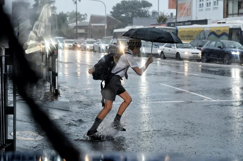 强降雨席卷悉尼，华人区男子被大水冲走！SES警告：待在家里别出门（组图） - 6