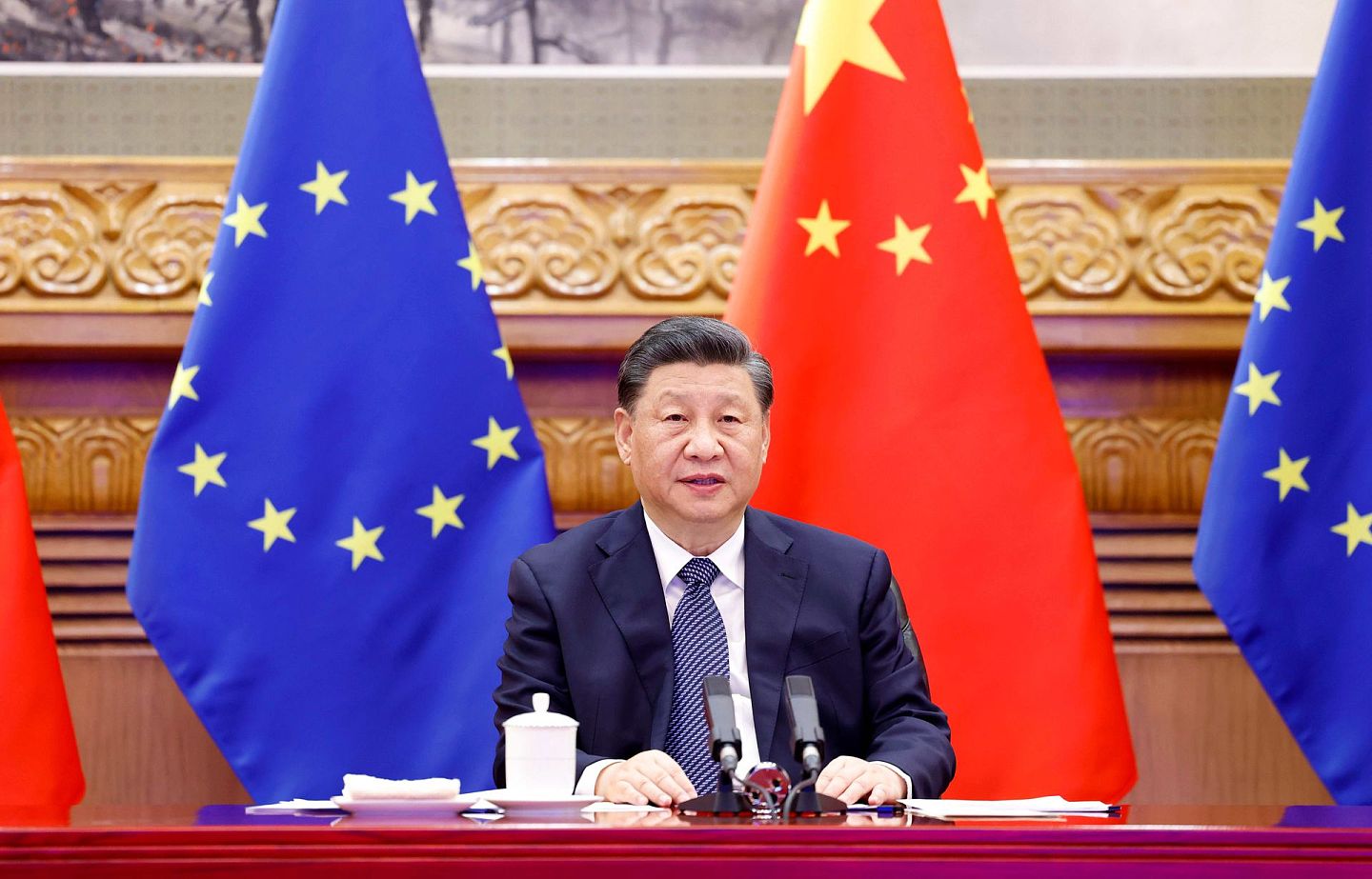2022年4月1日，中国欧盟领导人峰会以在线视频形式举行，中国国家主席习近平发表讲话。（AP）