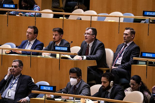 联合国决定暂停俄罗斯人权理事会席位，中国代表表明立场（组图） - 7