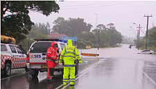连日暴雨致悉尼河流水位猛涨，多地民众被要求撤离！新州20多所学校今日关闭（组图）