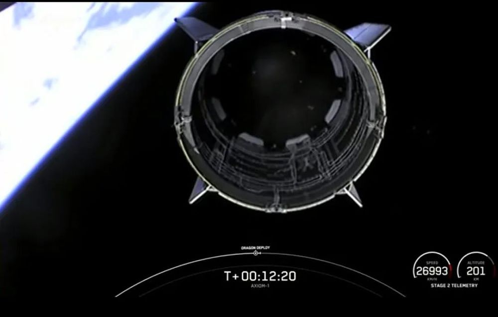 SpaceX载人龙飞船发射成功！首次运送4位游客飞赴国际空间站（组图） - 11