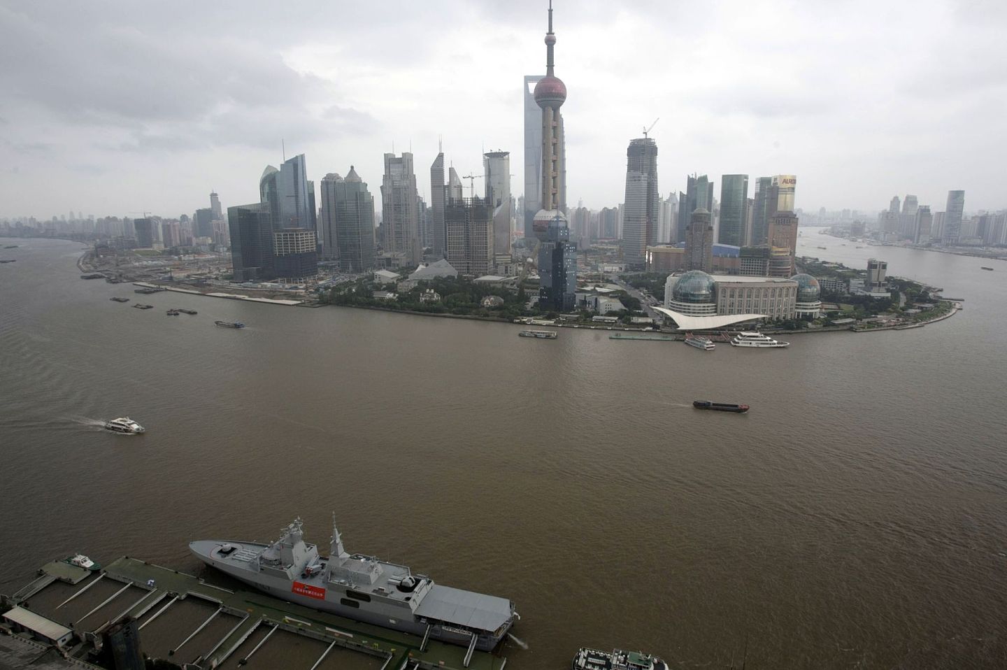 上海作为全球最繁忙的货柜港口，连续12年位居世界第一。(Getty)