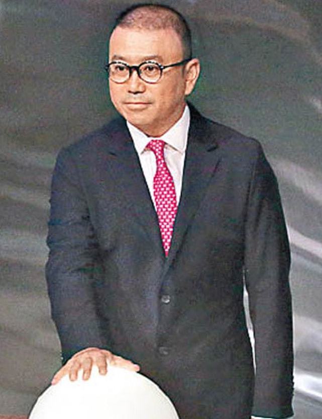曝王祖蓝与高层不和从TVB辞职，曾自曝回巢损失上亿，本尊4字回应