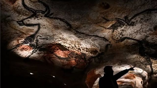 拉斯科洞窟中的壁画在未对公众开放前保存完好。