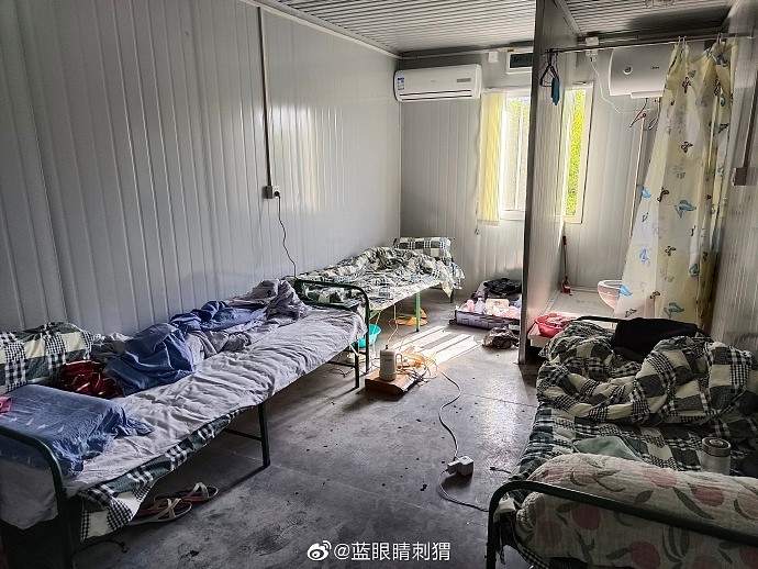 上海方舱医院曝质量问题，下雨天变“水帘洞”！亲历网友：在家转阴被拉来方舱（视频/组图） - 3