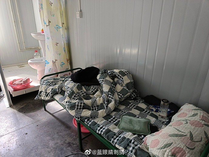 上海方舱医院曝质量问题，下雨天变“水帘洞”！亲历网友：在家转阴被拉来方舱（视频/组图） - 2