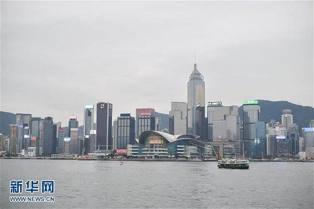 香港政府宣布从4月21日起分阶段放宽现行的社交距离措施。 (新华社)