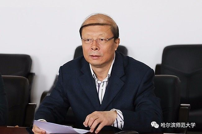 55岁妻子凌晨坠亡，哈尔滨师范大学原党委书记被批捕，发型奇特引热议（组图） - 6