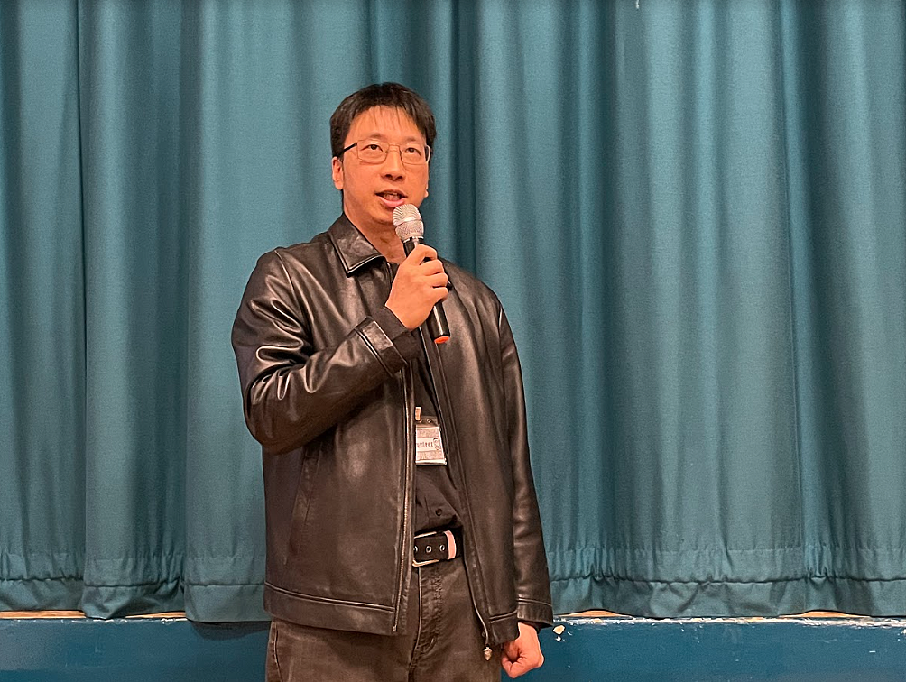 去年三月来到英国的港人崔天成（Alex Chui），将代表自由民主党出选新一届萨顿议员。他呼吁港人珍惜投票及参选权利，也希望自己站出来参选，会鼓励更多香港人关注英国政治。 （吕熙摄）