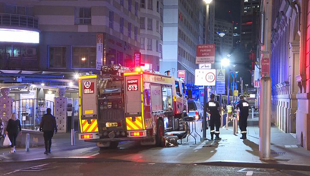 最新！抖音网红在悉尼唐人街遇袭，中餐厅门口被蒙面男“泼酸”，面部严重烧伤送医（图） - 5