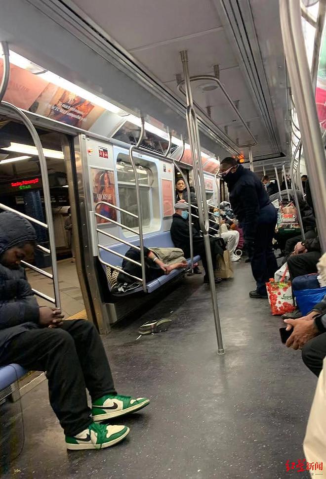 地铁枪击案恐慌笼罩纽约，中国留学生：课堂上教授愤而飙脏话，同学情绪失控哭了（组图） - 4