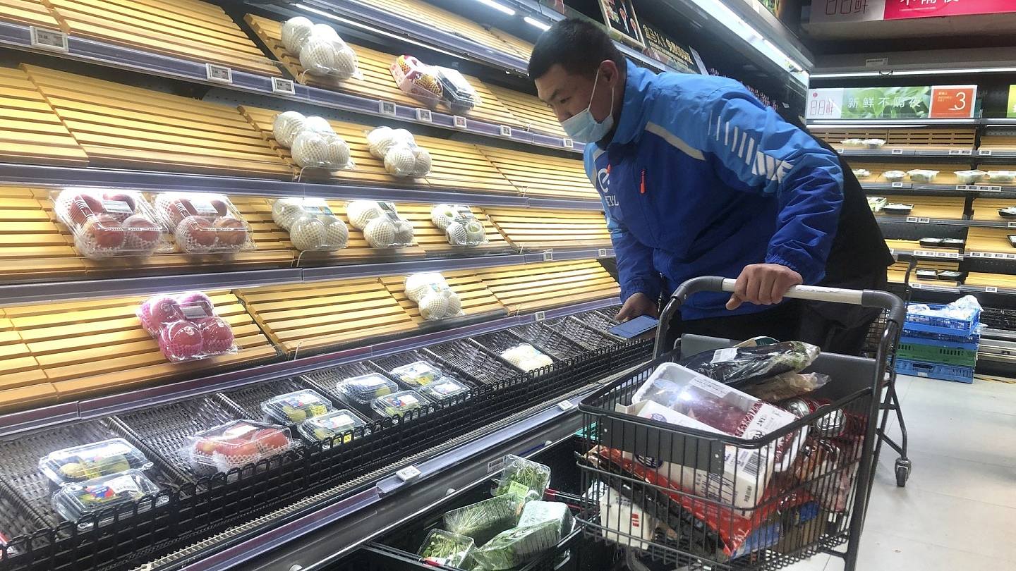 上海封控｜超市员工囤货涉非法经营被捕警方：对囤积居奇零容忍