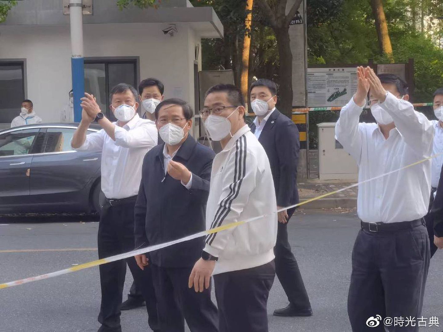 上海市委书记李强的仕途引发关注。图为李强在上海视察疫情防控工作。（微博@時光古典）