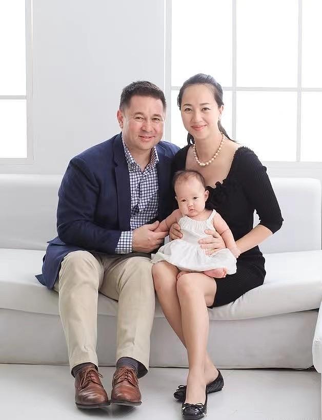 中国T台模特20岁月入2W，35岁嫁新西兰帅哥，为生孩子练出肱二头肌（组图） - 1