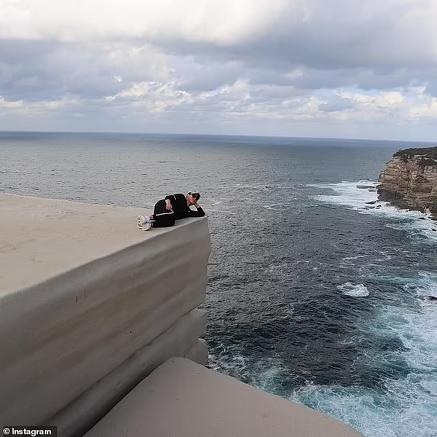 围栏、巨额罚款都拦不住！游客涌入悉尼蛋糕岩打卡引众怒，网友：都该被抓（视频/组图） - 6