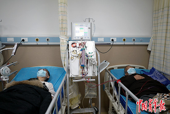 上海浦东医院临时血透中心，几百名病人等血透续命：不做就等于等死（组图） - 3