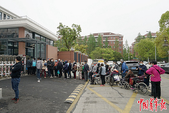 上海浦东医院临时血透中心，几百名病人等血透续命：不做就等于等死（组图） - 2