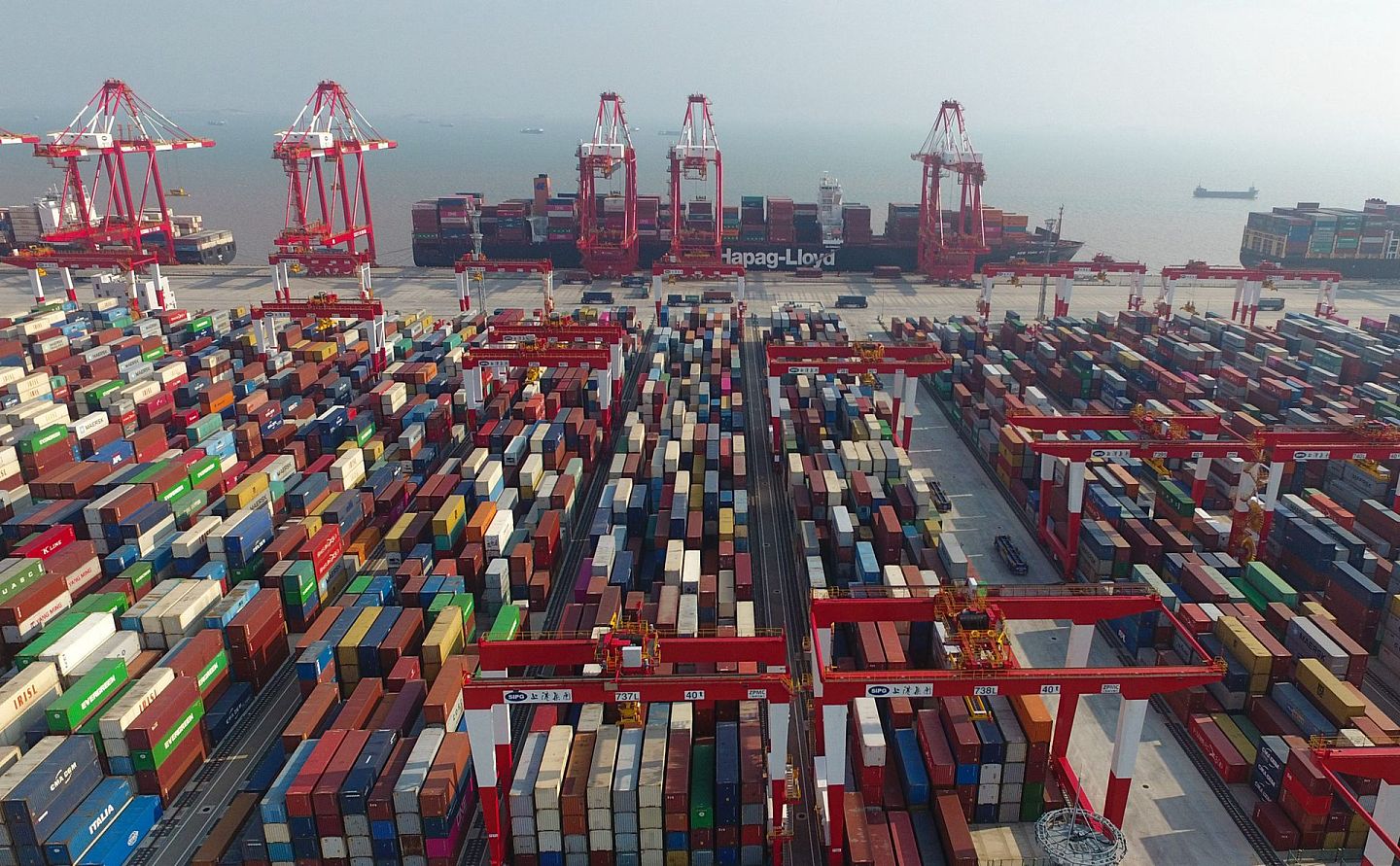 上海港货物已堆积如山！德国商会正在为严重供应链危机做准备（组图） - 1
