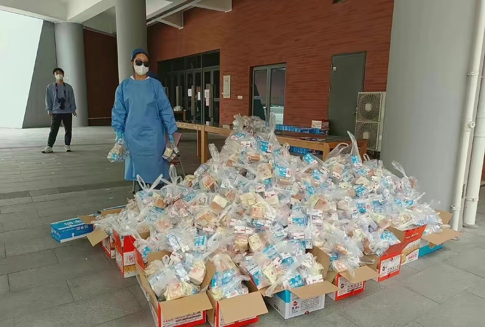 众星驰援上海：马伊琍张艺兴捐负压救护车、李佳琦为老人捐物资28吨（组图） - 5