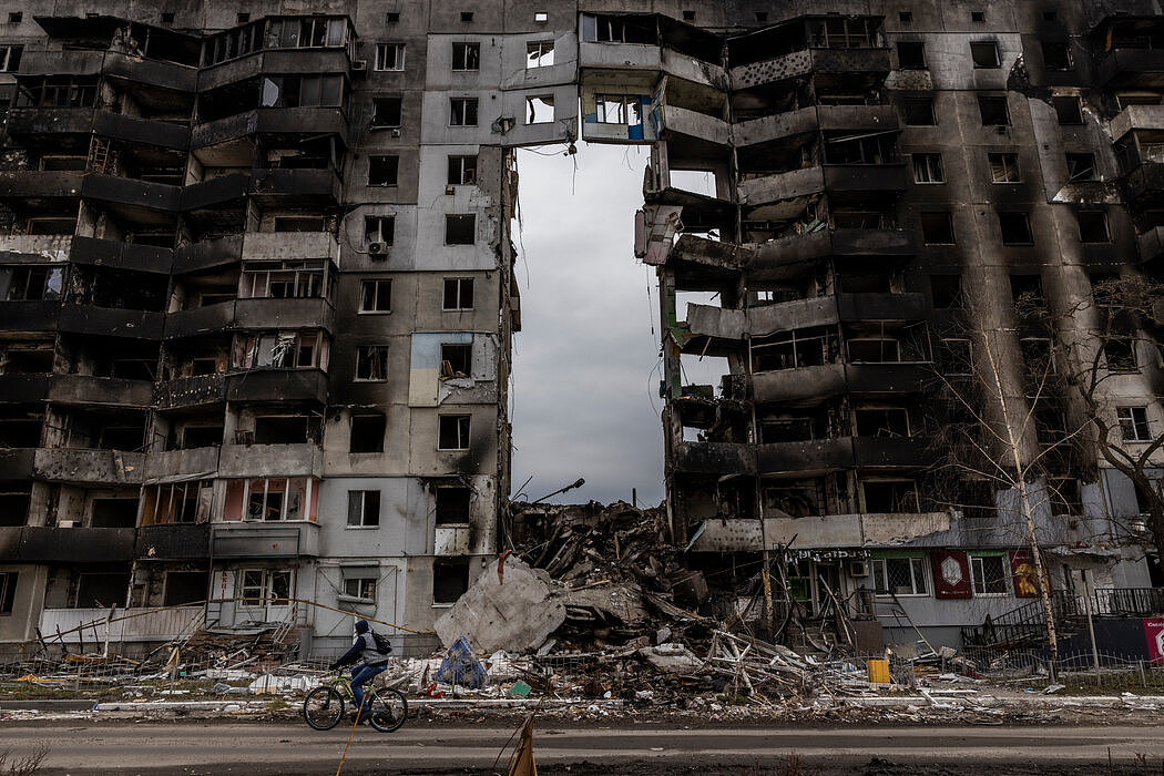 4月，乌克兰博罗江卡小镇，一场袭击后居民区的一片废墟。