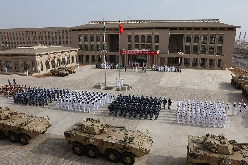 2017年8月，吉布提，中国人民解放军在中国新军事基地开幕典礼上。