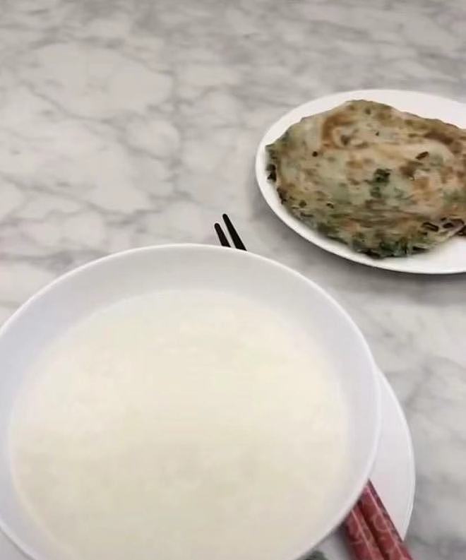 雪姨王琳在上海隔离19天让人心疼！晒午饭仅吃面饼喝白粥，声音憔悴模样消瘦（视频/组图） - 3