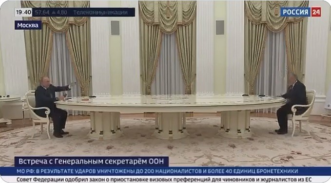 联合国秘书长古特瑞斯(Antonio Guterres)访问俄罗斯与俄国总统普丁(Vladimir Putin)会面。 图：俄罗斯24有线电视网截图