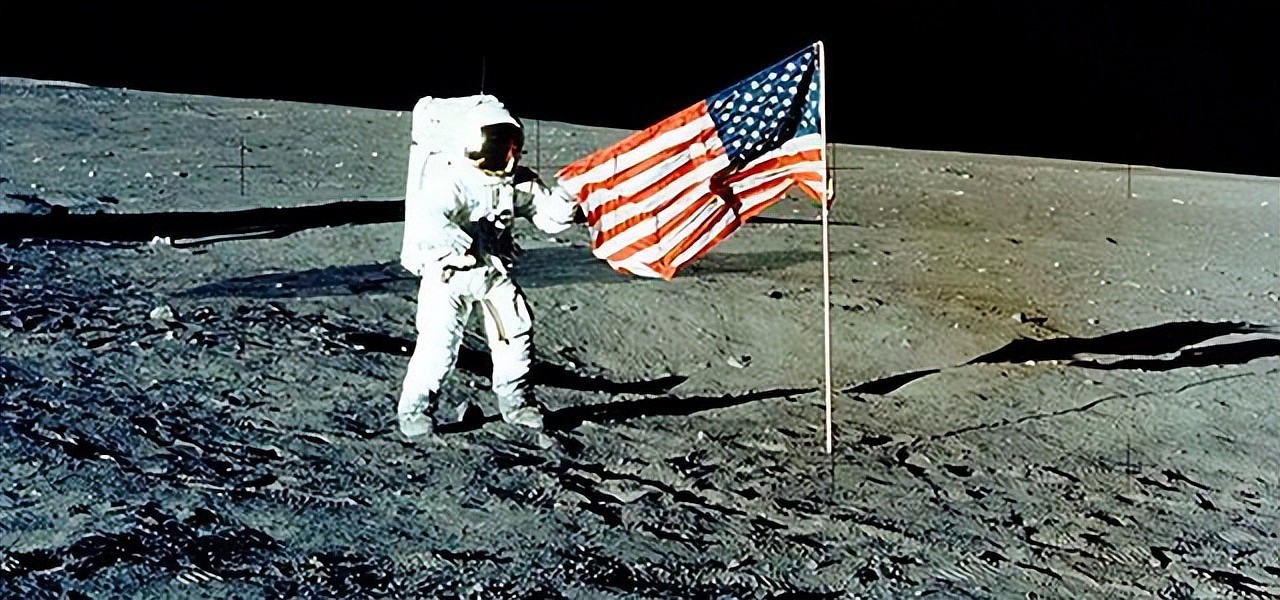 美国曾计划用核弹炸开月球，以获得月球内部轻质材料