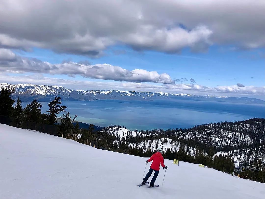 太浩湖给了加州人一个得天独厚的滑雪环境