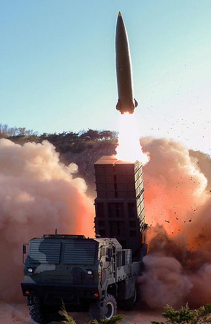 朝鲜发射导弹