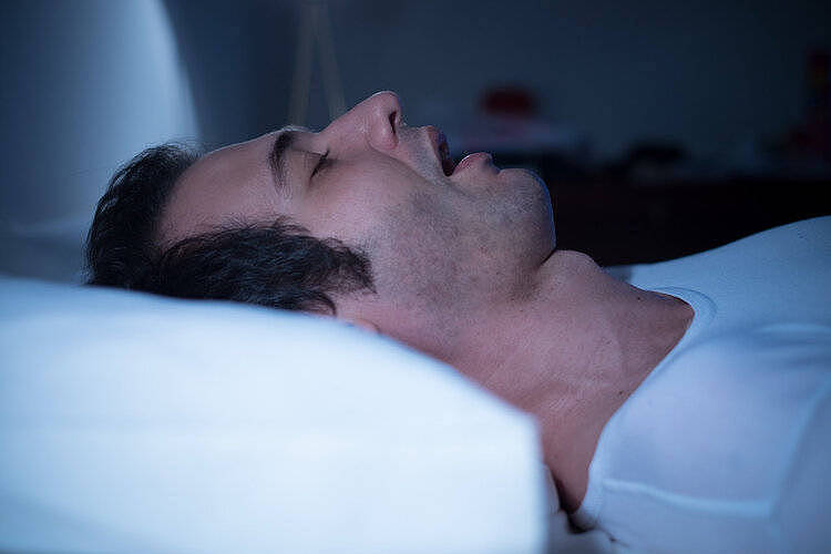人睡三觉，命比纸薄！300万人研究：睡眠超过8小时，死亡风险上升（组图） - 4