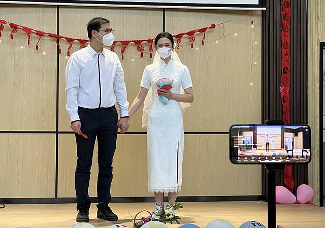 上海疫情中的盛大云婚礼：3000多人“吃席”（组图） - 5